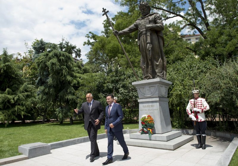 Makedonski i bugarski premijer, Zoran Zaev i Bojko Borisov zajedno položili venac caru Samuilu