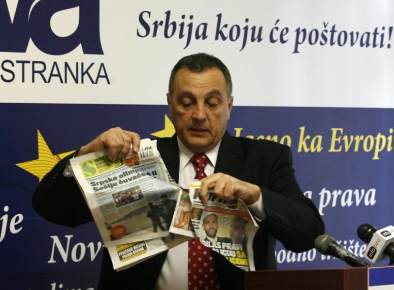 Destoryed memory on Zoran Đinđić: Zoran Živković – from tearing apart paper edition of Kurir to a superstar of Kurir