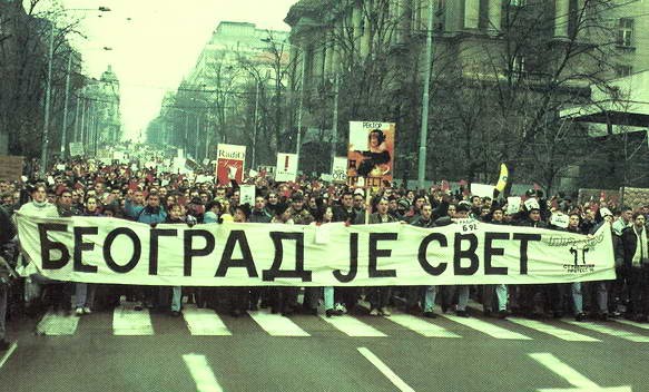 Transparent Beograd je svet, na demontracijama devedesetih godina.