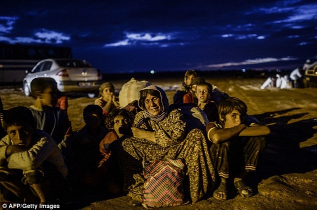 Syrians_fleeing_to_Turkey