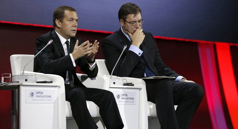 Premijeri Vučić I Medvedev tokom foruma Otvorene inovacije