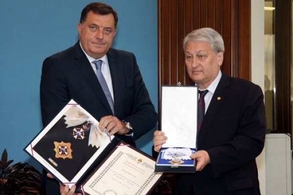 Savez za destabilizaciju Bosne i Hercegovine: U znak zahvalnosti za pomoć u očuvanju vlasti u Republici Srpskoj, Milorad Dodik je odlikovao Leonida Rešetnjikova